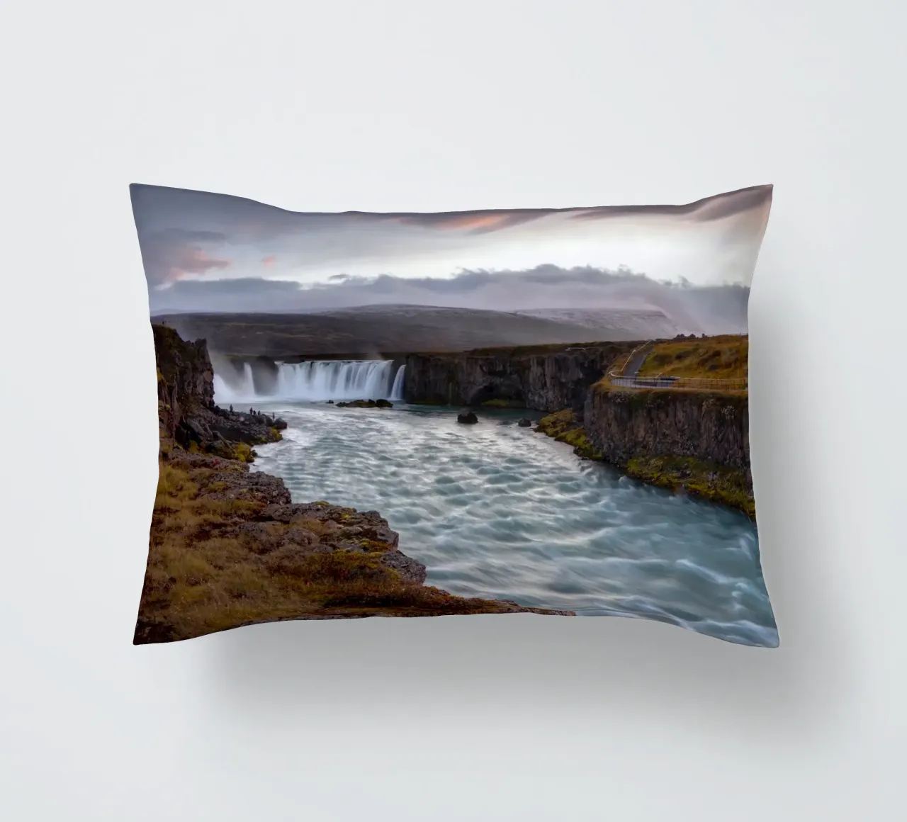 Scenic Goðafoss Waterfall cuscino da Fjöllart