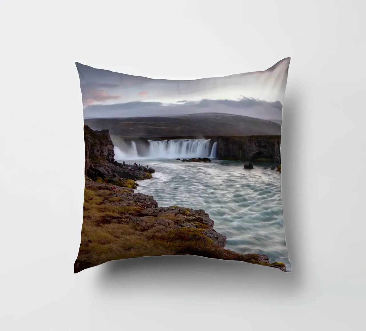 Scenic Goðafoss Waterfall cuscino da Fjöllart