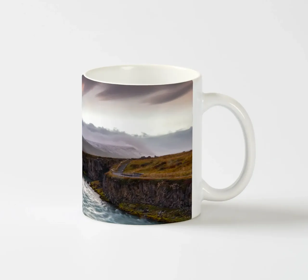 Scenic Goðafoss Waterfall tazza in ceramica da Fjöllart