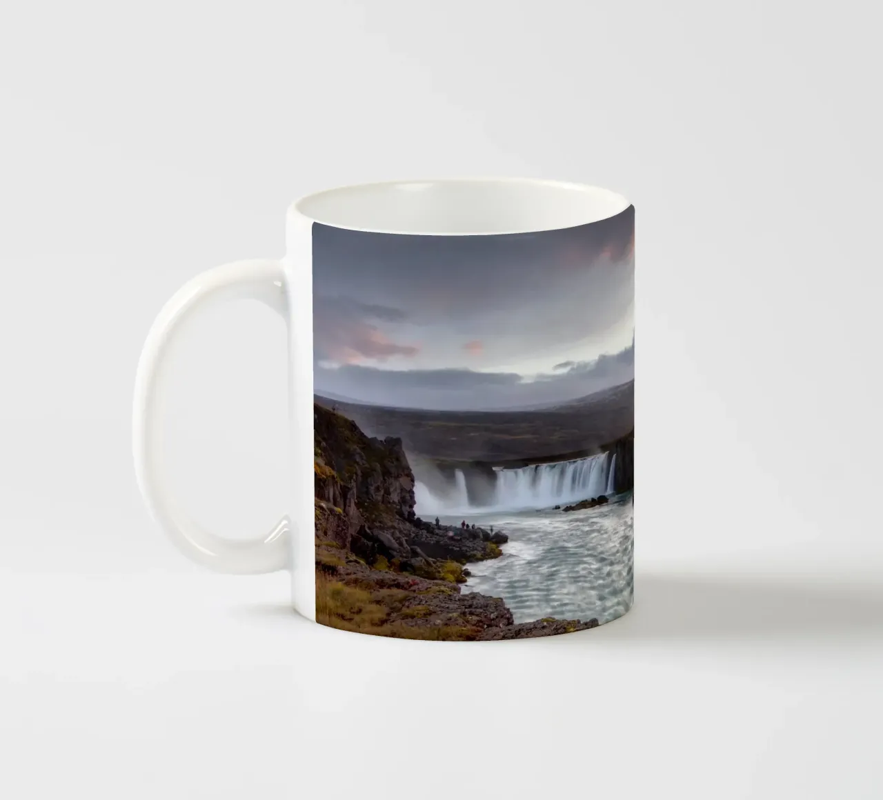 Scenic Goðafoss Waterfall tazza in ceramica da Fjöllart