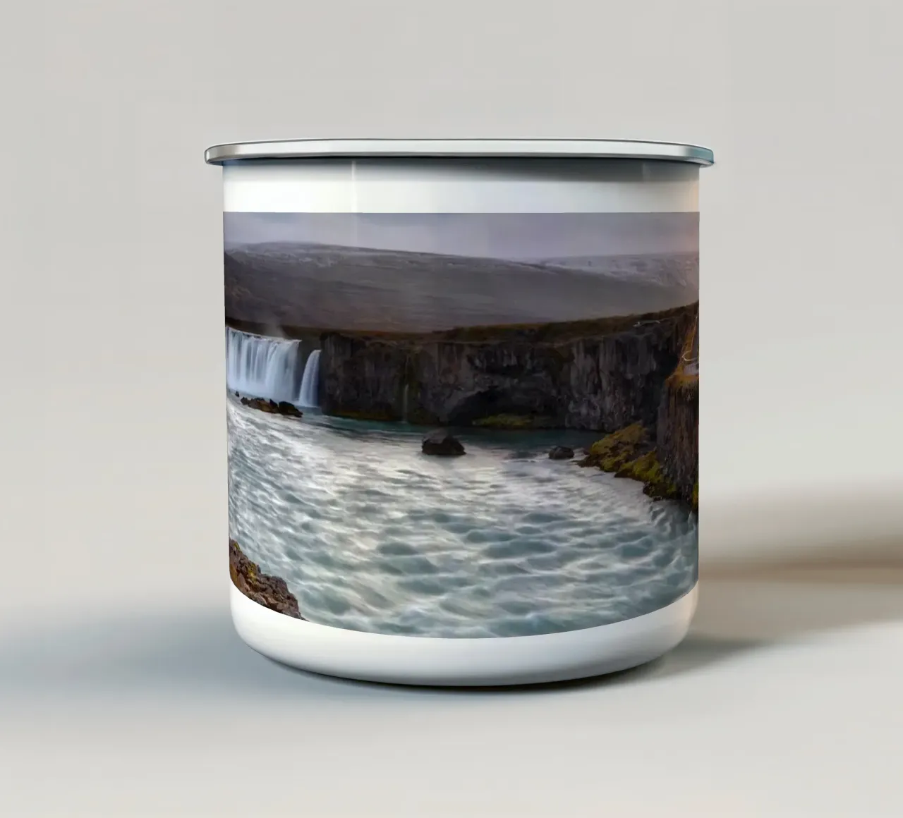 Scenic Goðafoss Waterfall tazza in smalto da Fjöllart