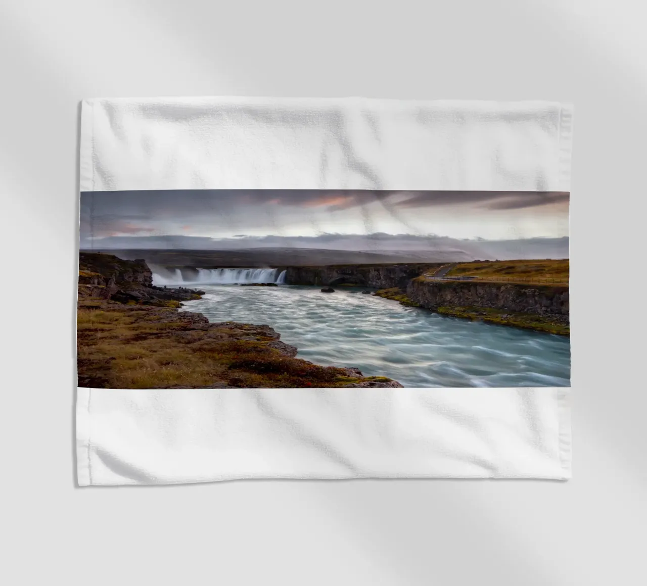 Scenic Goðafoss Waterfall telo mare da Fjöllart