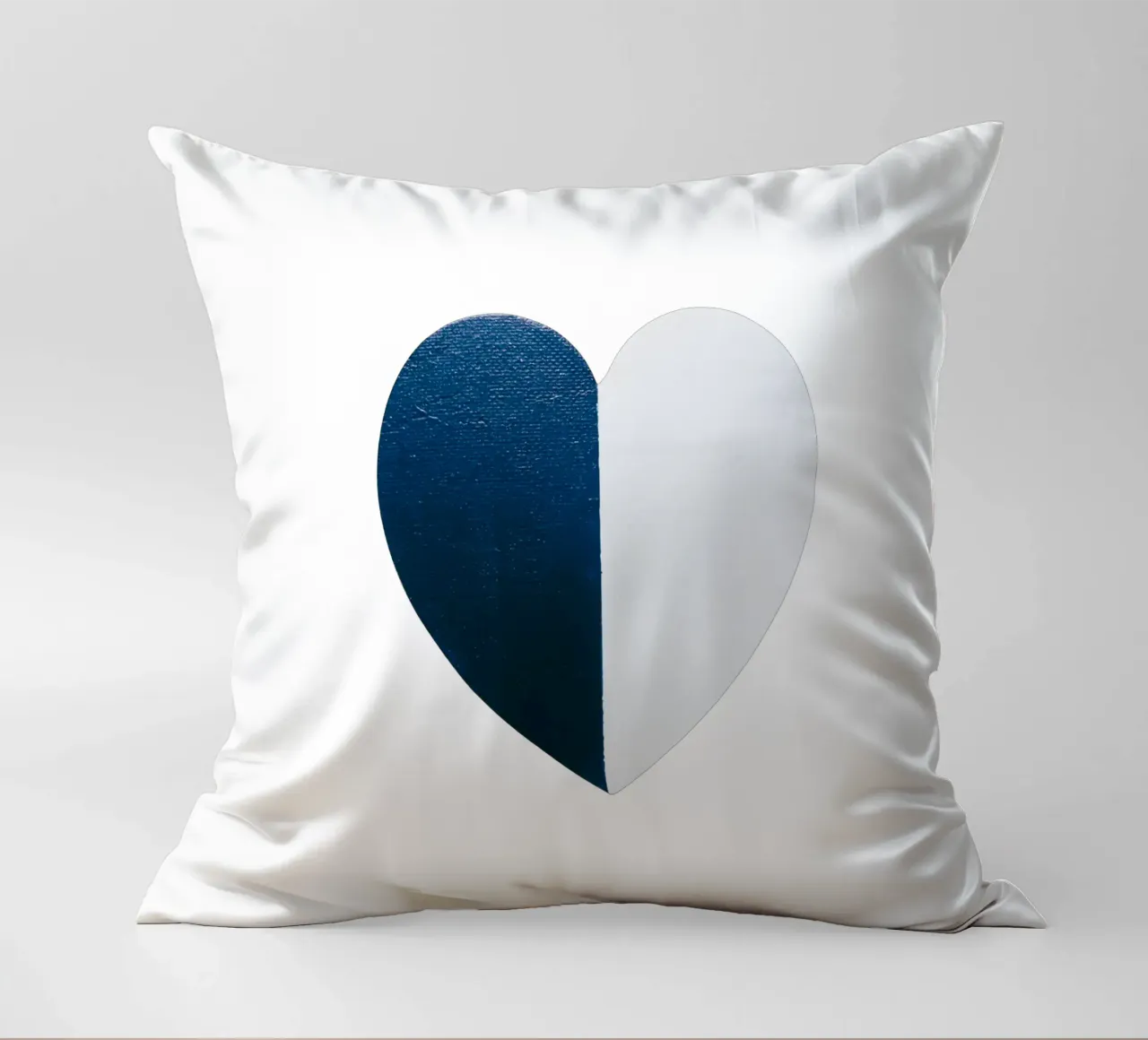 Cuore blu e bianco dipinto a mano cuscino da FABOArt