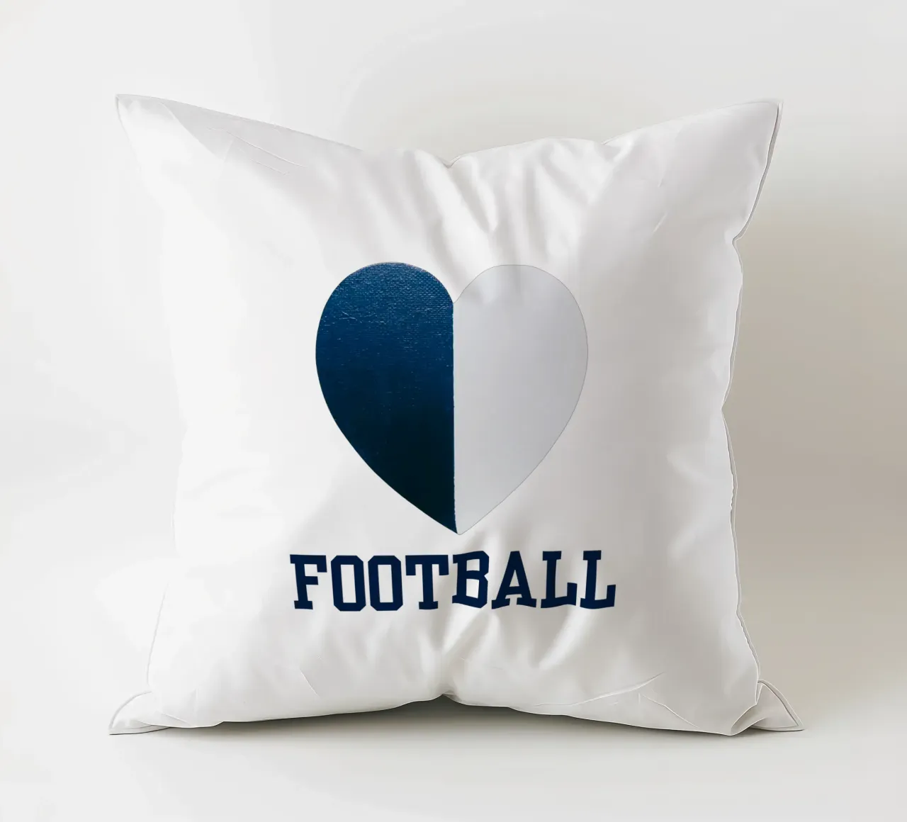 CALCIO Cuore dipinto di bianco e blu cuscino da FABOArt