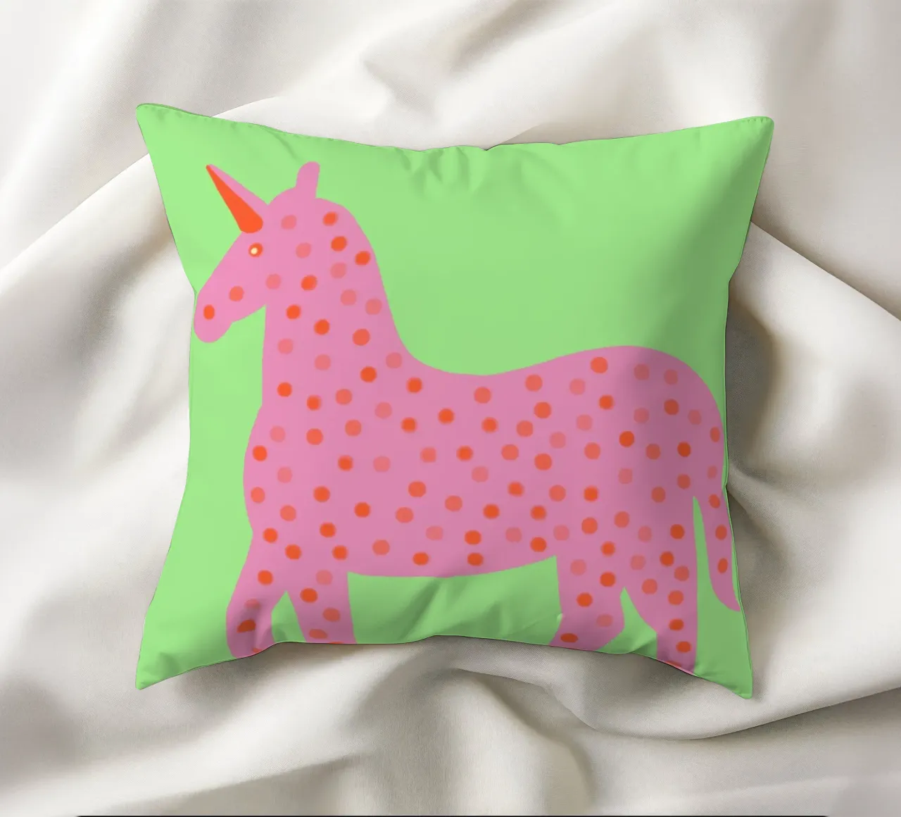 Douce licorne à pois coussin de Carinaprint