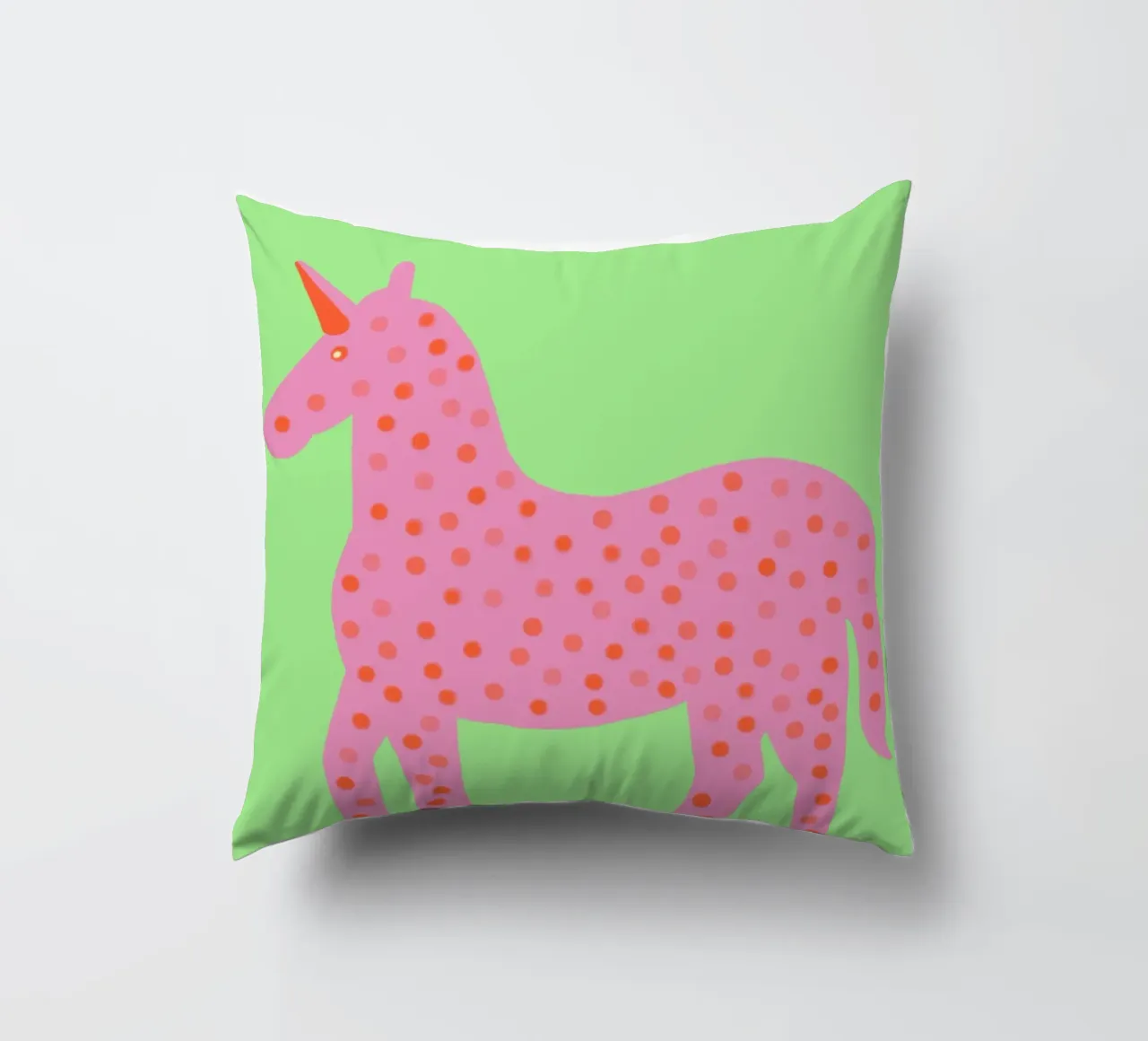 Douce licorne à pois coussin de Carinaprint