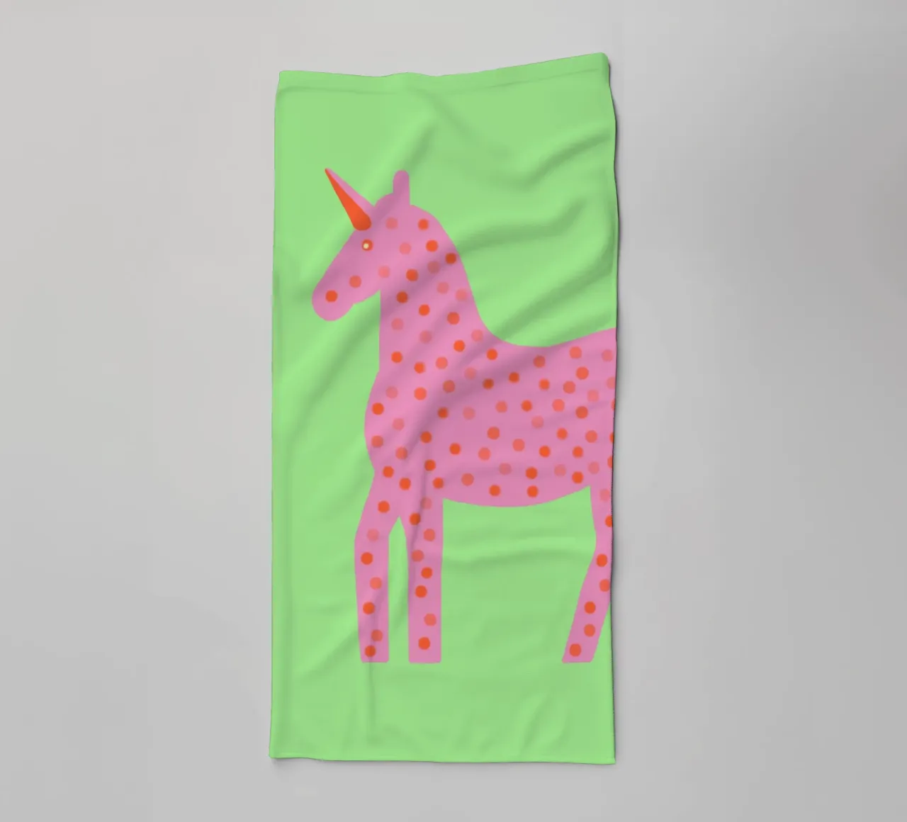 Un piccolo e grazioso unicorno asciugamano da bagno da Carinaprint