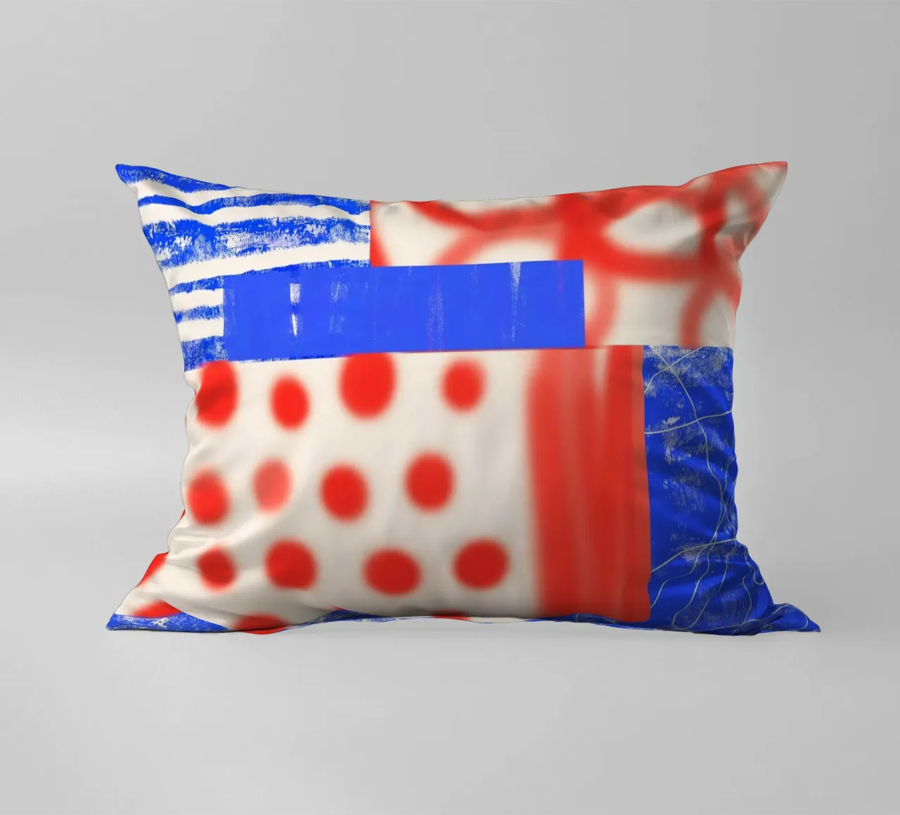 Red and Blue Abstract cuscino da Kim Hubball Studio