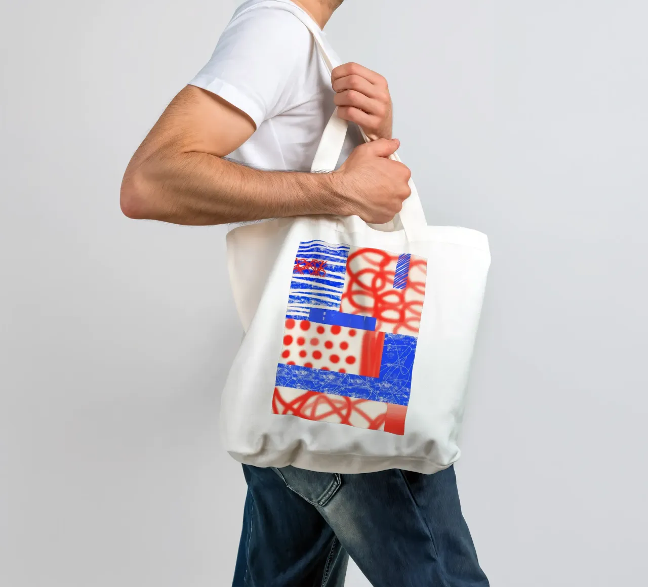 Red and Blue Abstract borsa in juta da Kim Hubball Studio