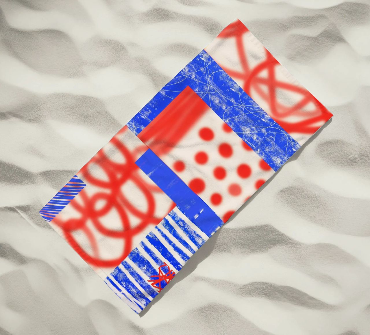 Red and Blue Abstract telo mare da Kim Hubball Studio