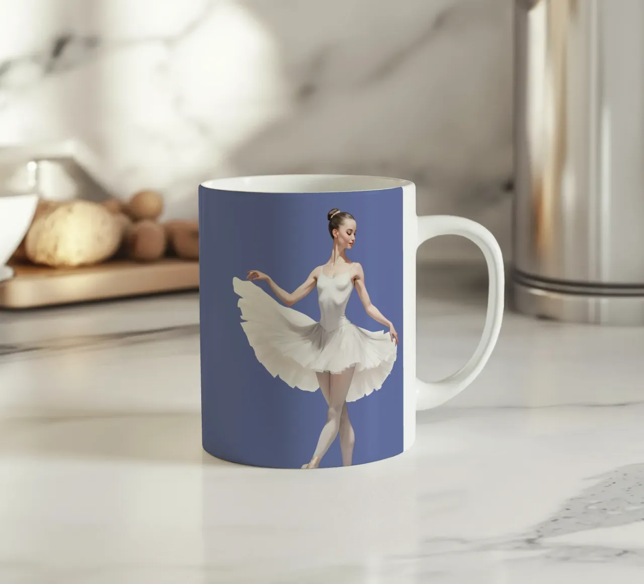 Ballerina con tutù e body bianco sulle punte tazza in ceramica da DesignDoodle