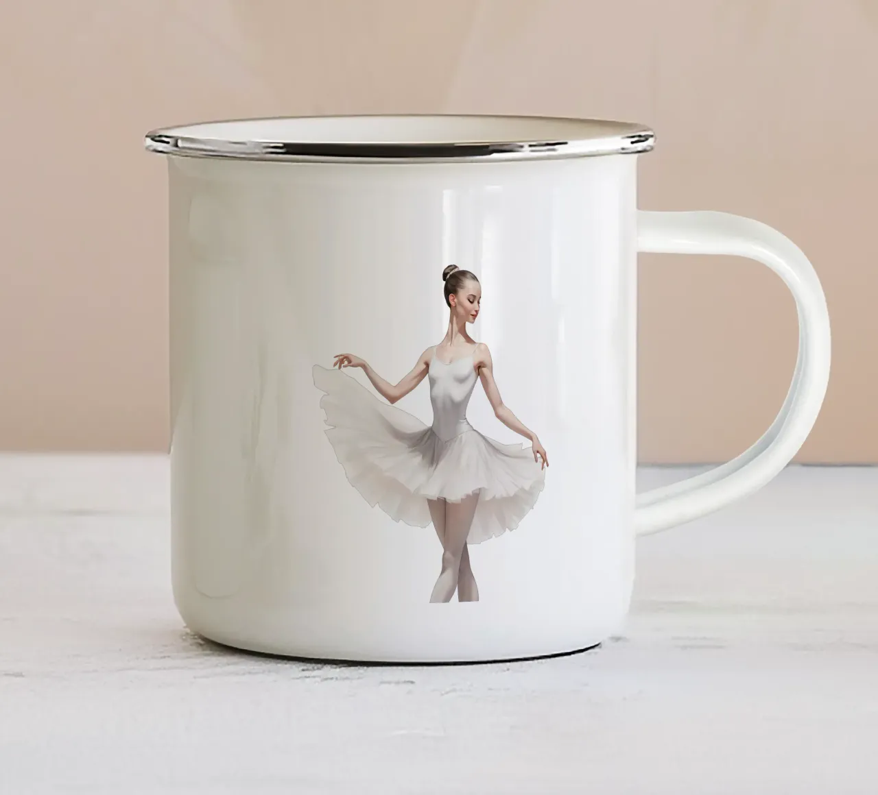 Ballerina con tutù e body bianco sulle punte tazza in smalto da DesignDoodle
