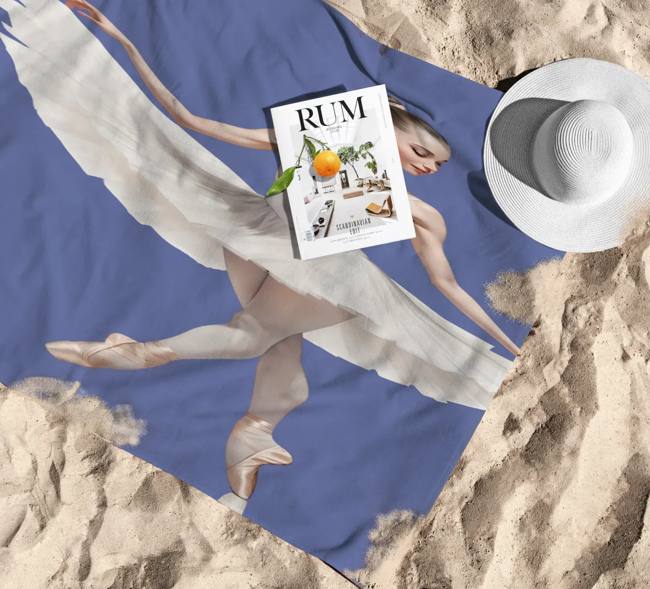 Ballerina in witte tutu en maillot op spitzen strandhanddoek van DesignDoodle