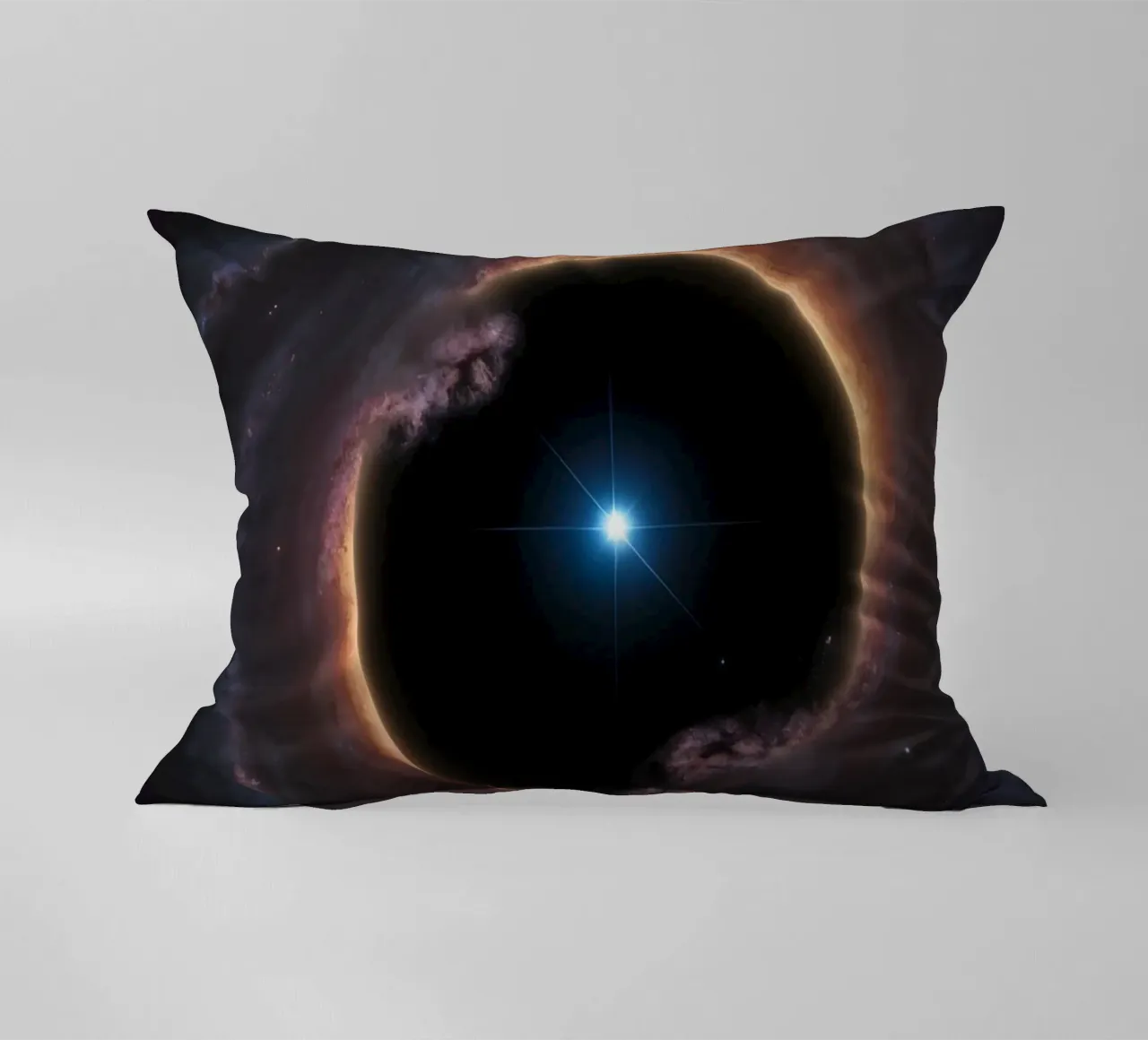 Buco nero con disco di accrescimento e stella cuscino da DesignDoodle