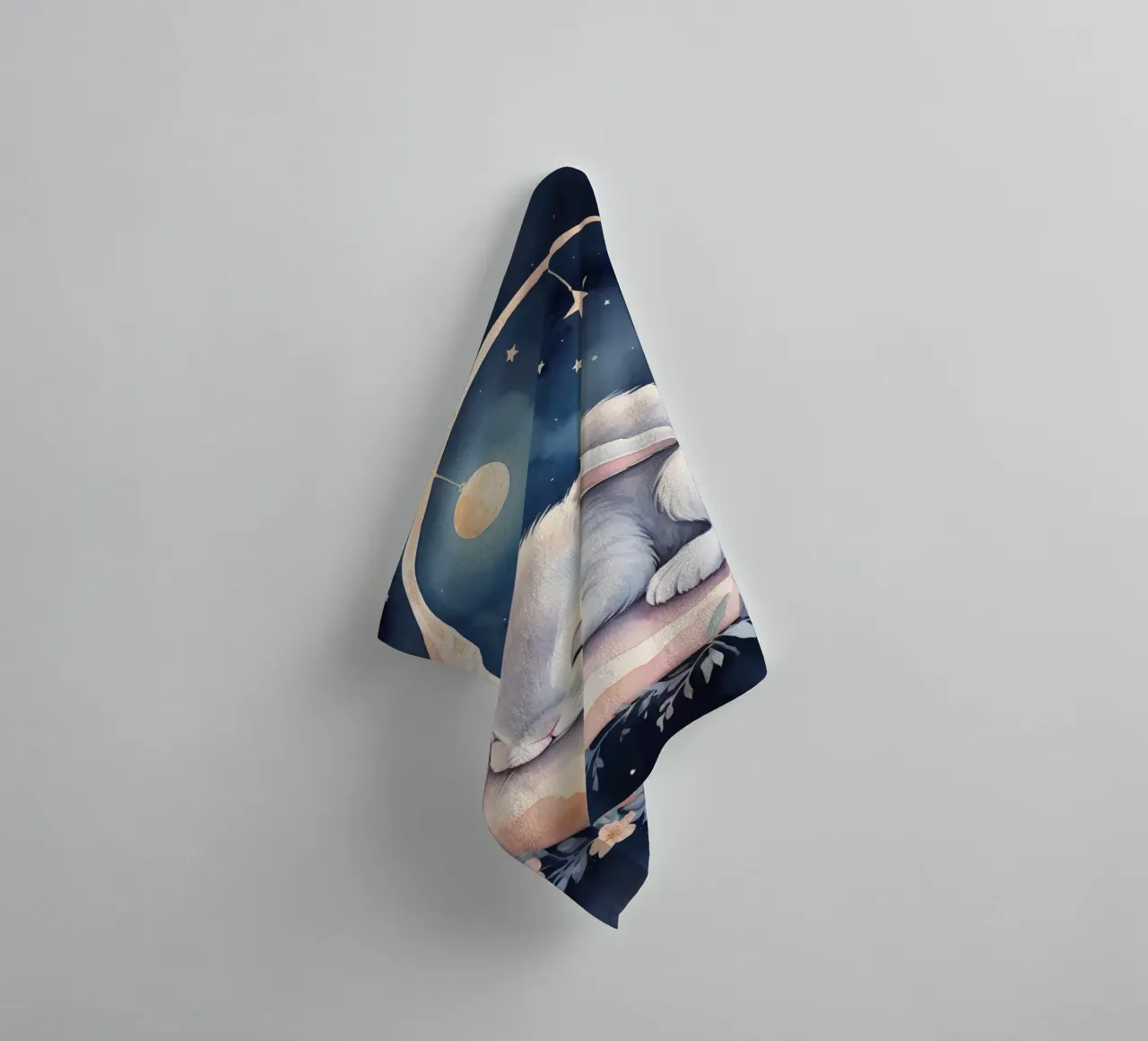 Lapin dormant sur un croissant de lune avec des étoiles serviette de bain de DesignDoodle