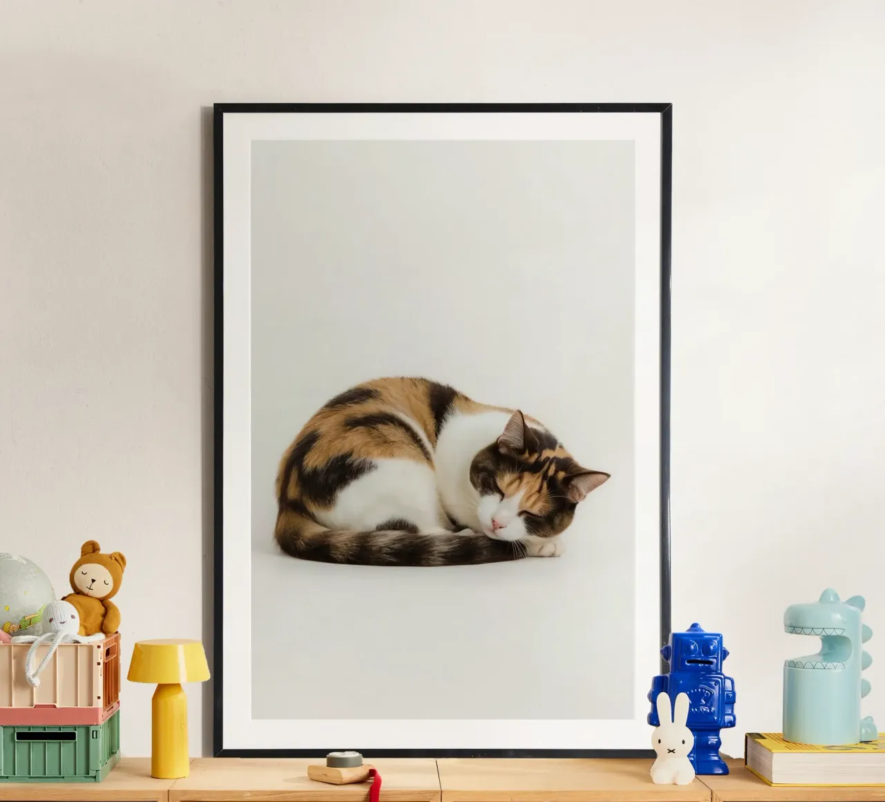 Gatto calico che dorme poster da DesignDoodle