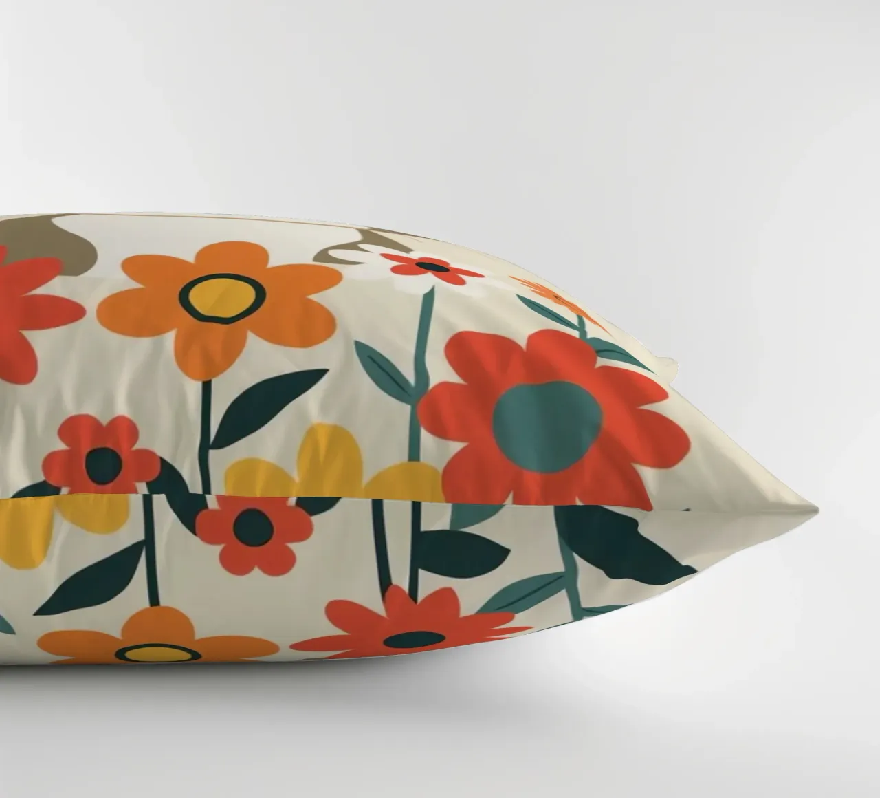 Gatto felice dei cartoni animati con fiori cuscino da DesignDoodle