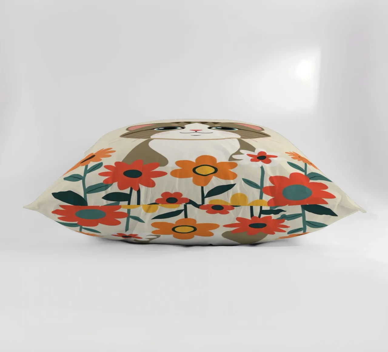 Gatto felice dei cartoni animati con fiori cuscino da DesignDoodle