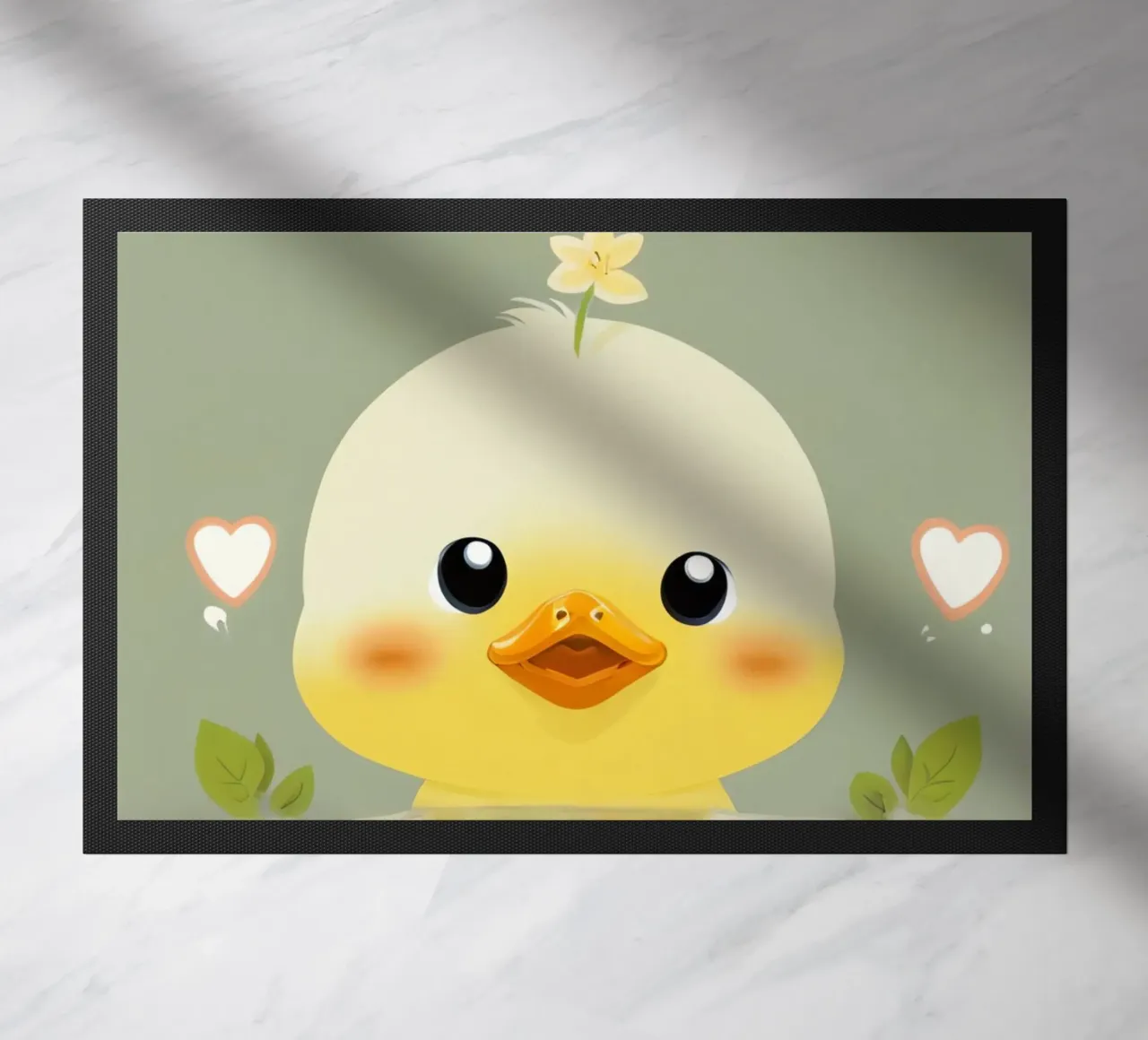 Niedliches glückliches Küken mit Blume Fußmatte von DesignDoodle