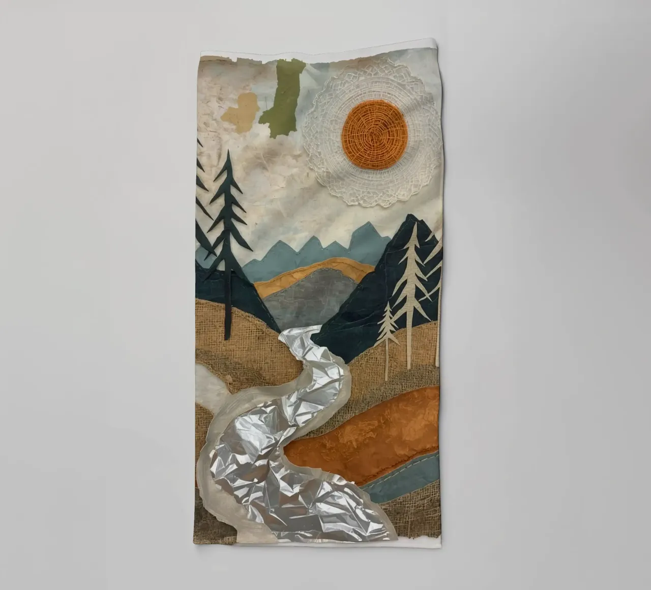 Collage Paesaggio con fiume e alberi asciugamano da bagno da DesignDoodle