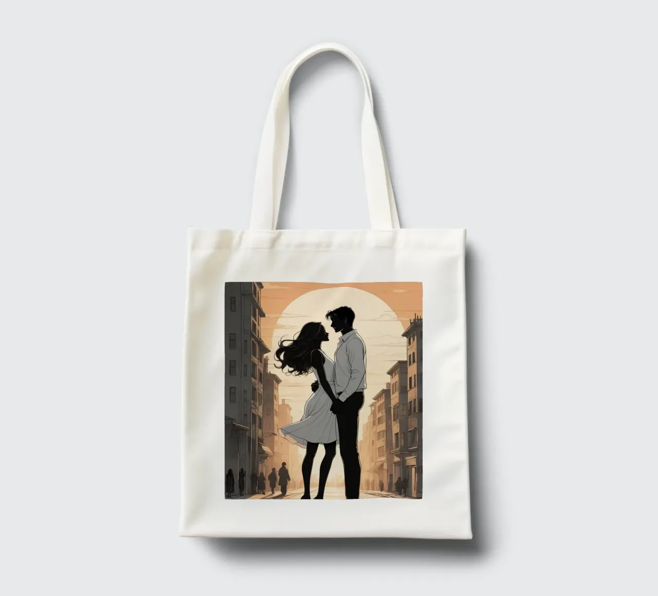 Coppia abbracciata in una strada della città al tramonto borsa in juta da DesignDoodle