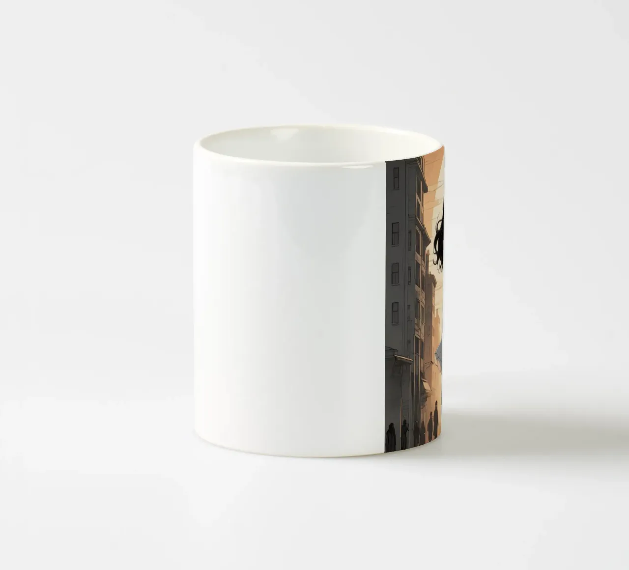 Coppia abbracciata in una strada della città al tramonto tazza in ceramica da DesignDoodle