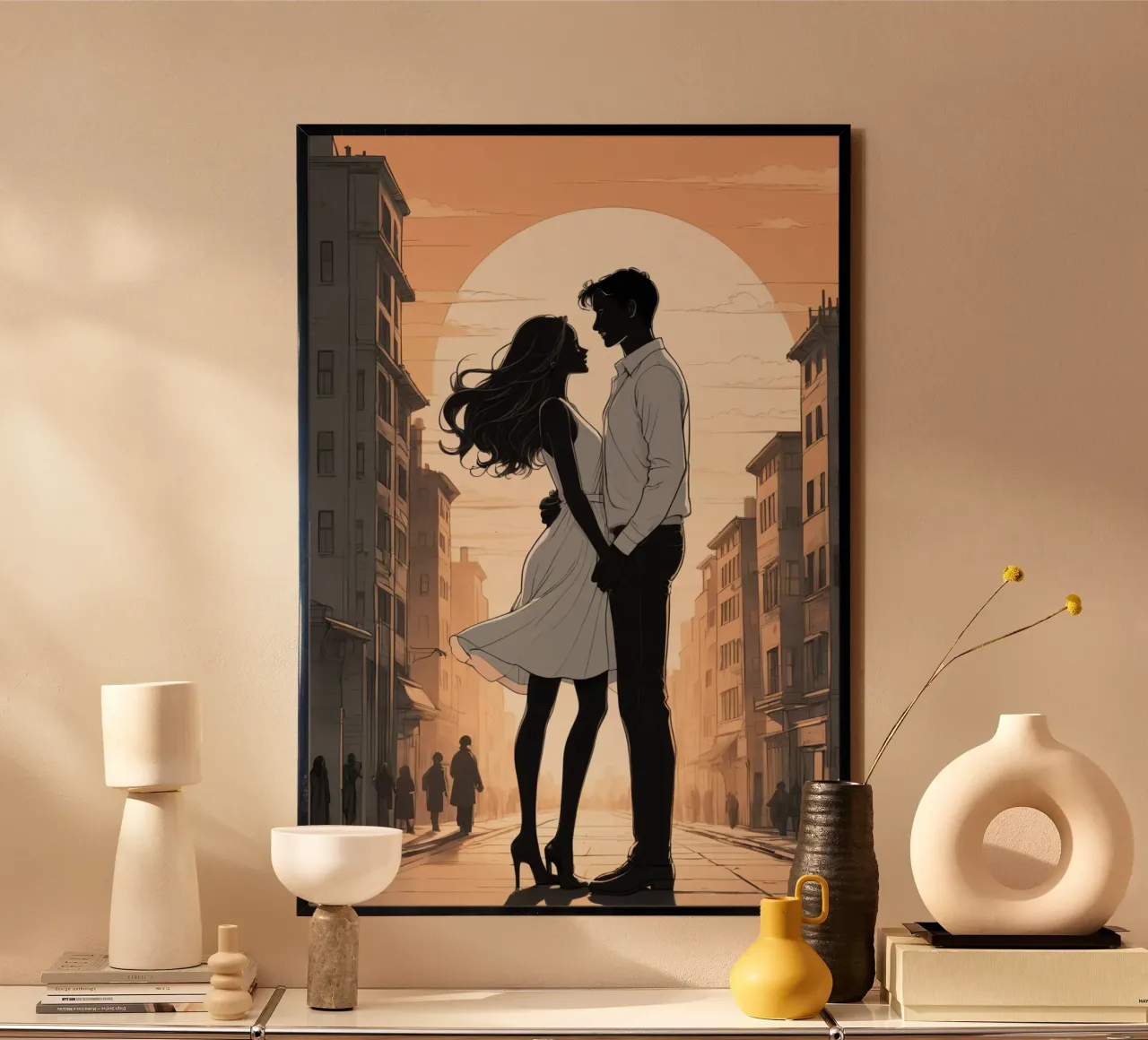 Coppia abbracciata in una strada della città al tramonto carta hahnemühle da DesignDoodle