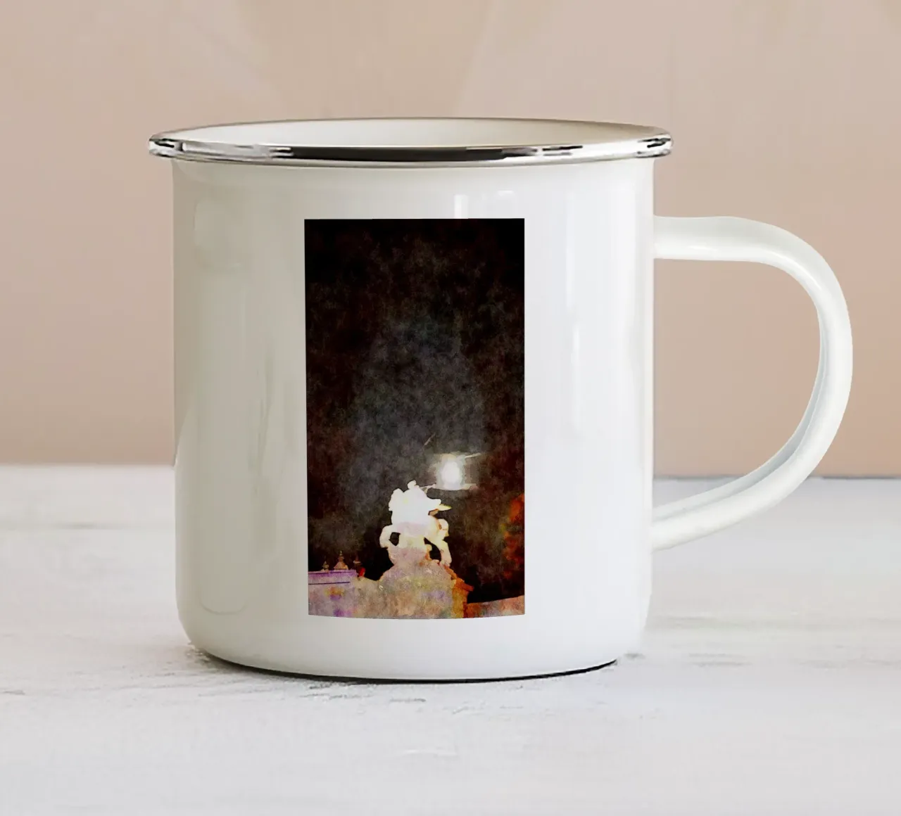 A Parigi tazza in smalto da Massimo Frascogna