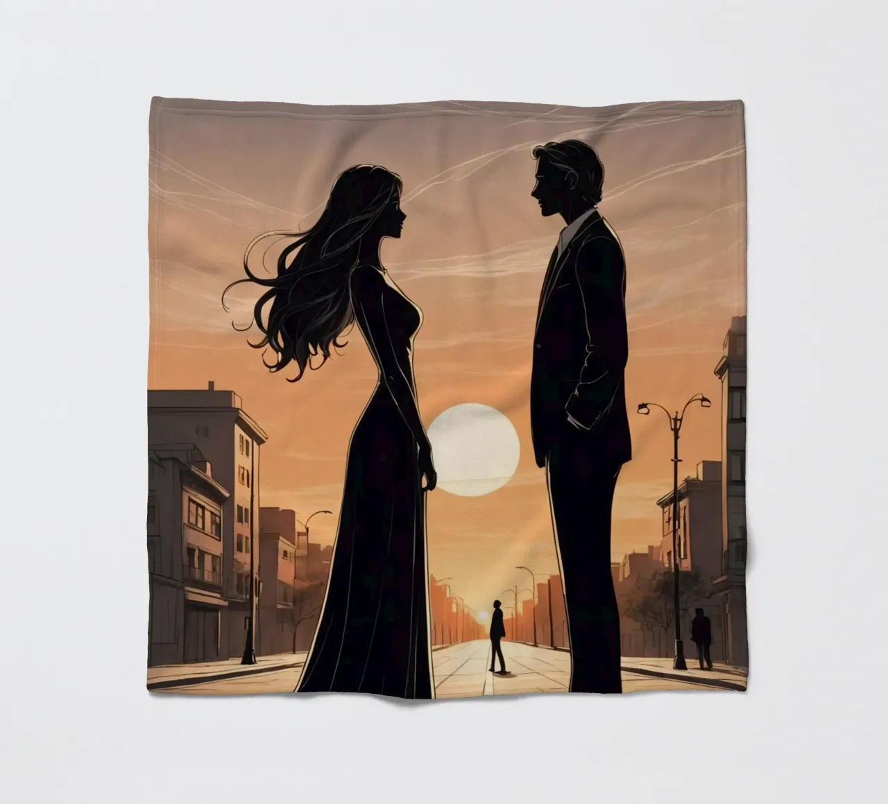 Coppia in strada al tramonto coperta in pile da DesignDoodle