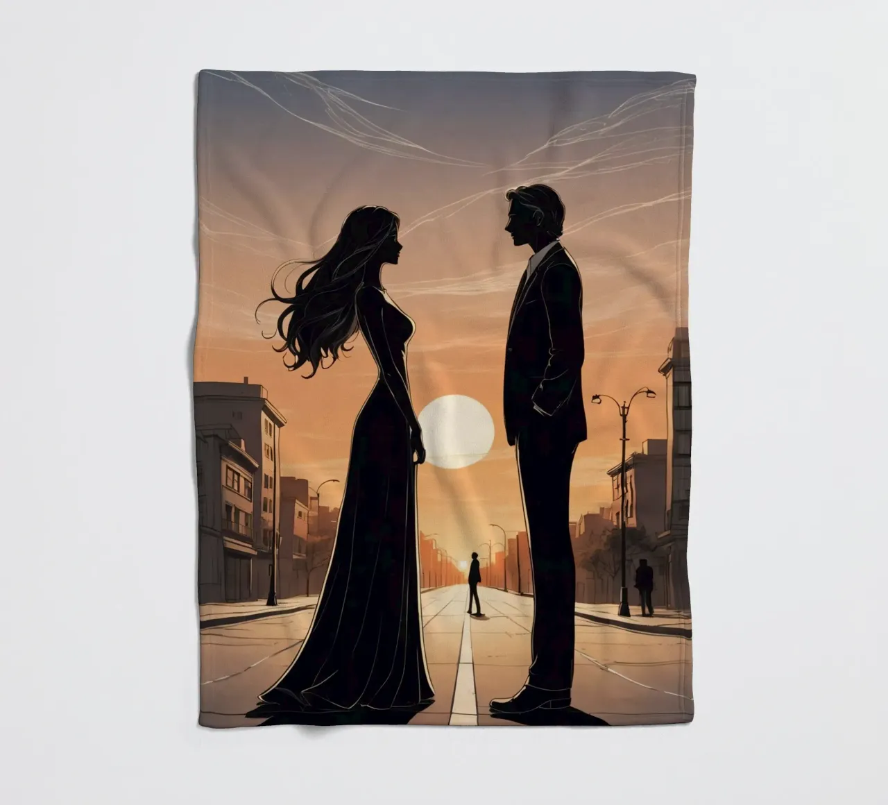 Coppia in strada al tramonto coperta in pile da DesignDoodle