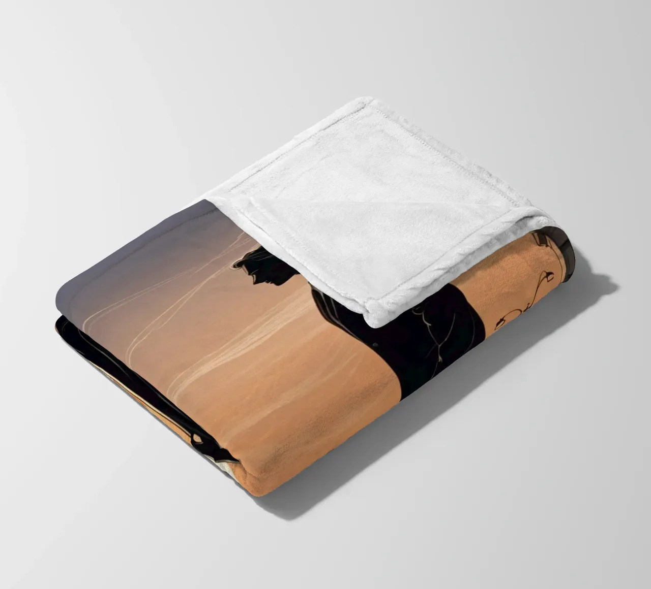Coppia in strada al tramonto coperta in pile da DesignDoodle