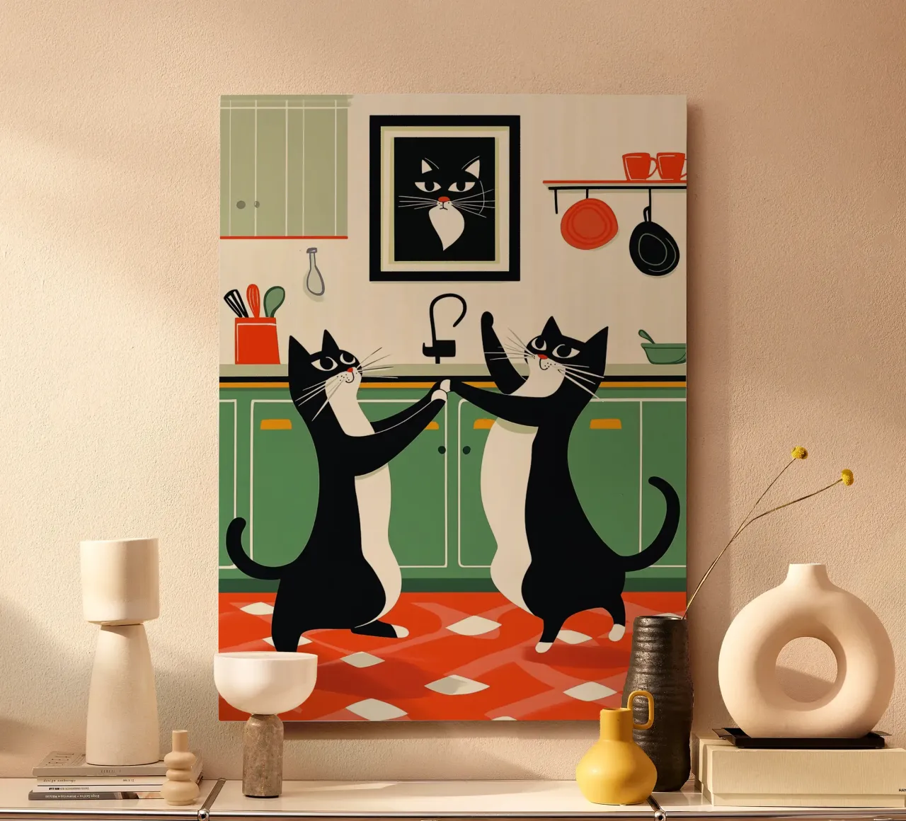 Gatti ballerini in cucina alluminio dibond da Damion Francis