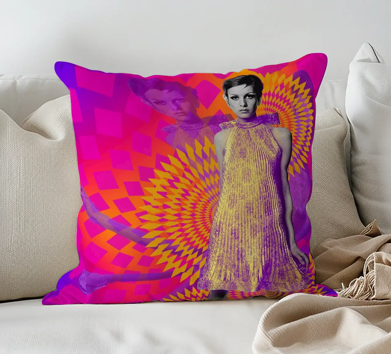 Supermodel Twiggy 1 - Supermodels of the Sixties Series cuscino da DesmondBates