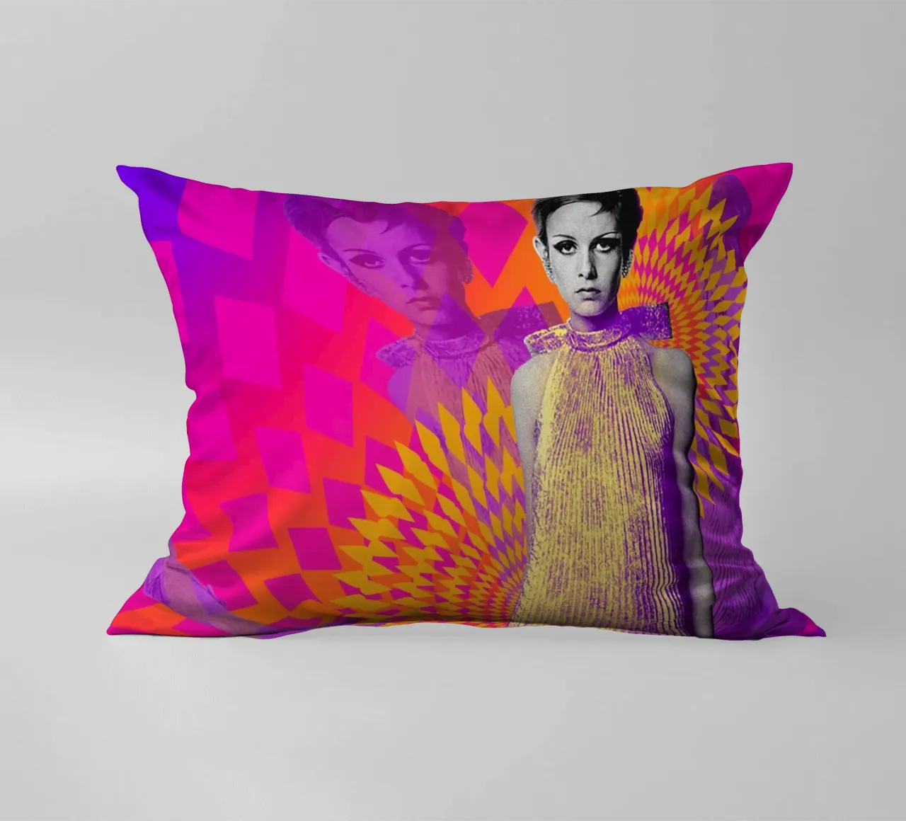 Supermodel Twiggy 1 - Supermodels of the Sixties Series cuscino da DesmondBates