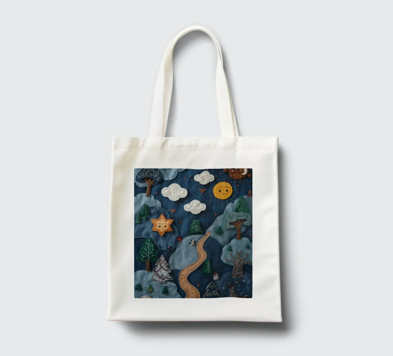 Paesaggio in collage di stoffa con elementi celesti e animali borsa in juta da DesignDoodle