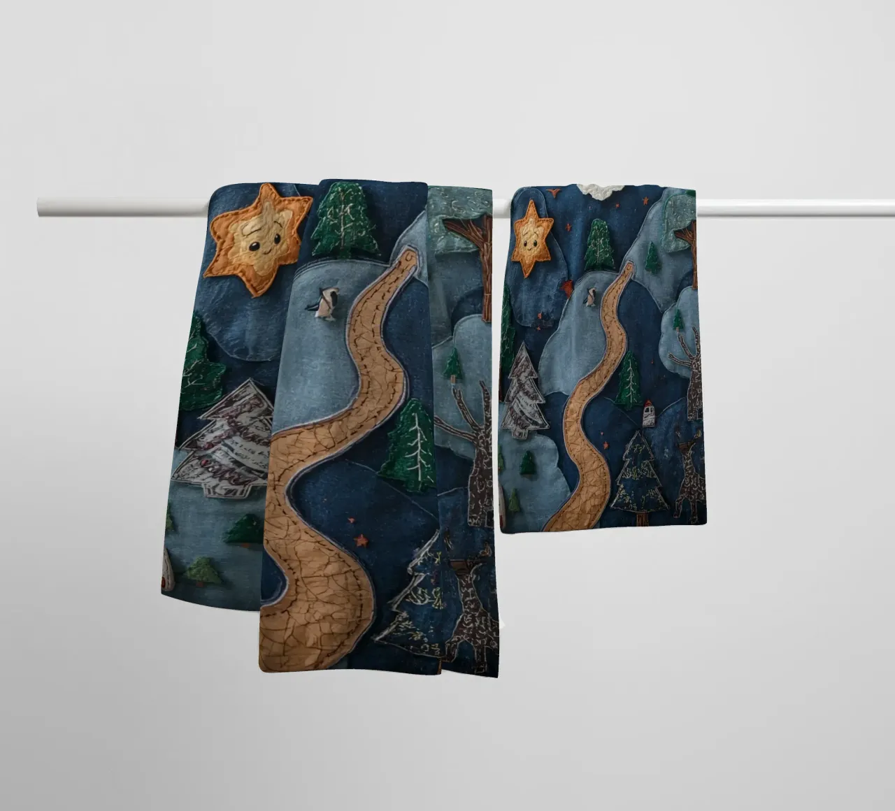 Paesaggio in collage di stoffa con elementi celesti e animali asciugamano da bagno da DesignDoodle