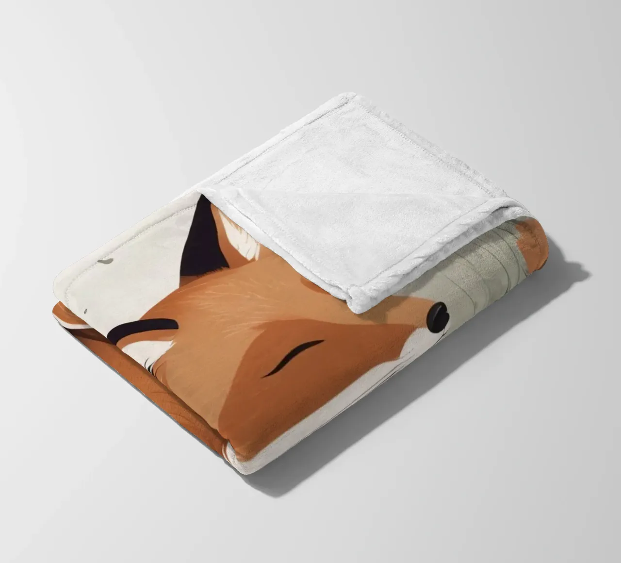 Volpe carina che dorme in un prato di erba alta coperta in pile da DesignDoodle