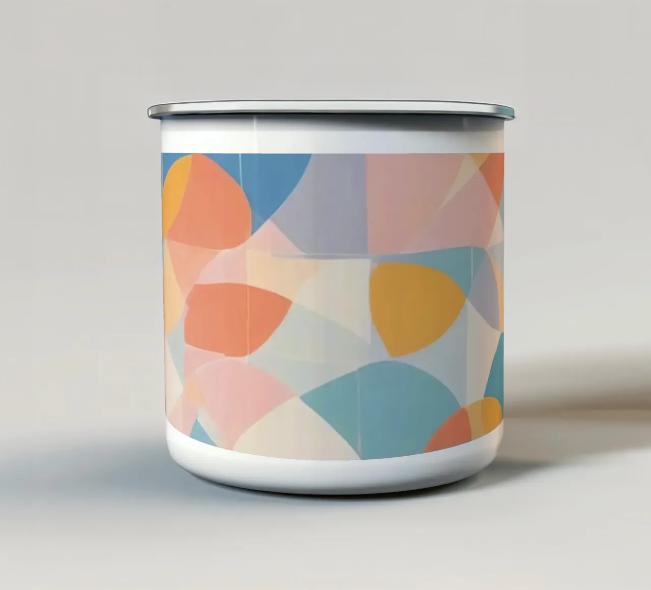 Forme geometriche astratte tranquillizzanti tazza in smalto da DesignDoodle