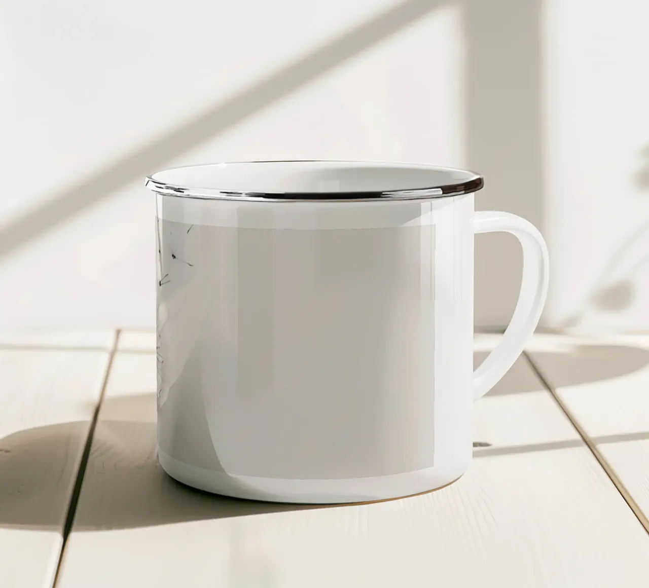 Mano che tiene il dente di leone con semi volanti tazza in smalto da DesignDoodle
