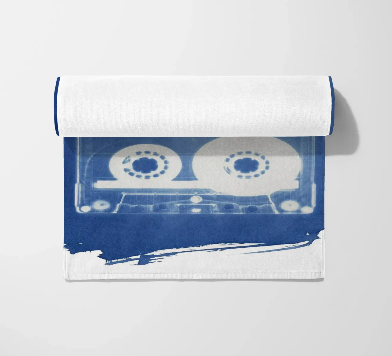 Retro Cassette Tapes telo mare da Kim Hubball Studio