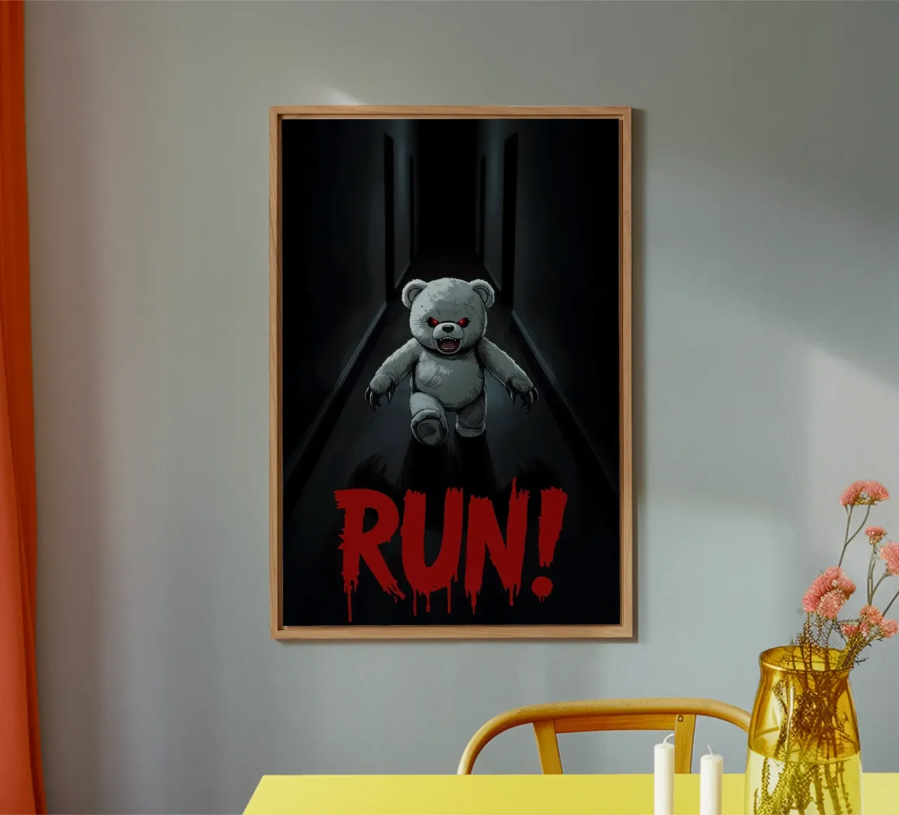 Orsacchiotto minaccioso in un corridoio buio con testo RUN pannello forex da DesignDoodle