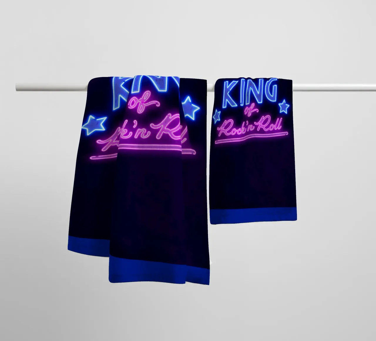 Lettere al neon in rosa e blu. Un po' di rock'n roll. asciugamano da bagno da CalliLetters