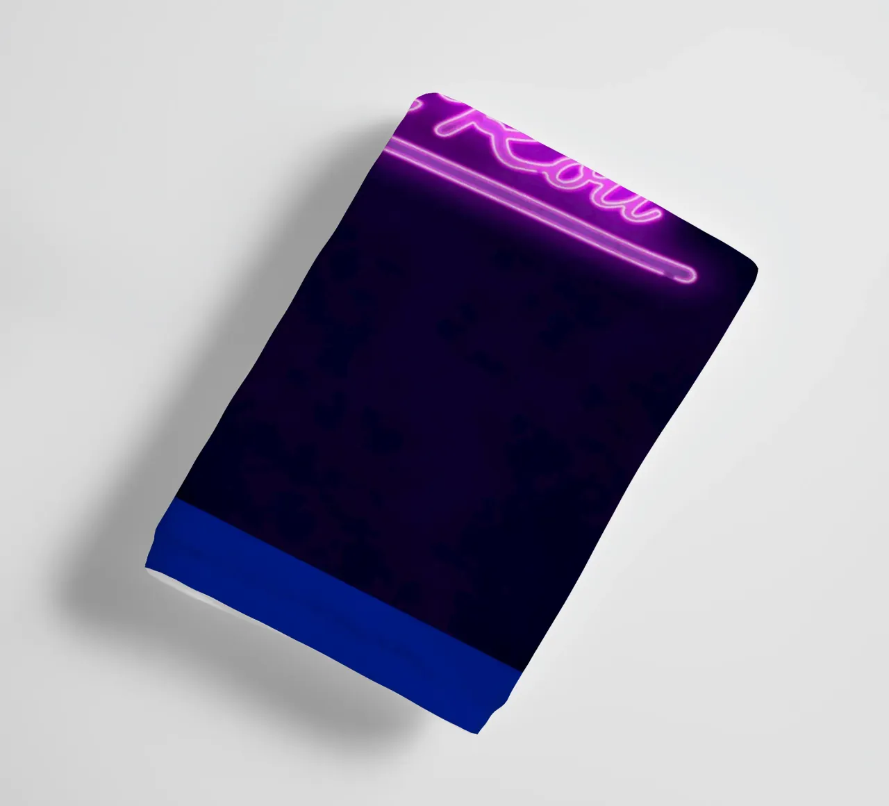 Lettere al neon in rosa e blu. Un po' di rock'n roll. asciugamano da bagno da CalliLetters