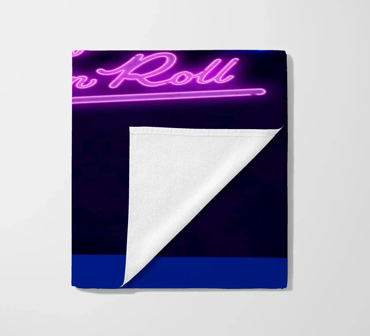 Lettere al neon in rosa e blu. Un po' di rock'n roll. telo mare da CalliLetters