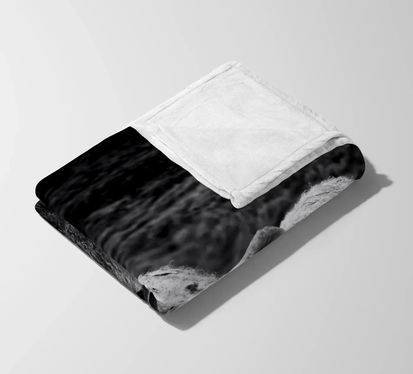 Two sheep fleece blanket by Fjöllart