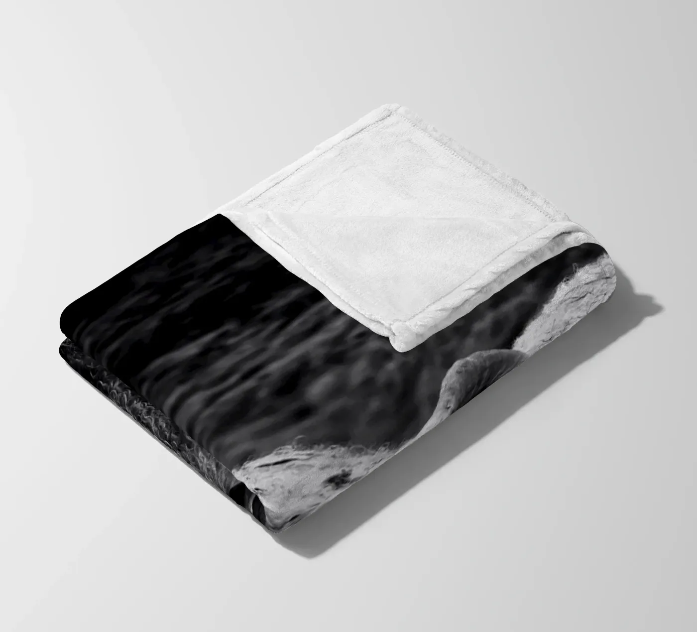 Two sheep fleece blanket by Fjöllart