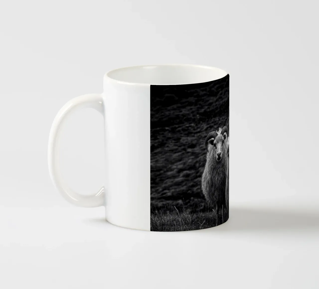 Due pecore tazza in ceramica da Fjöllart