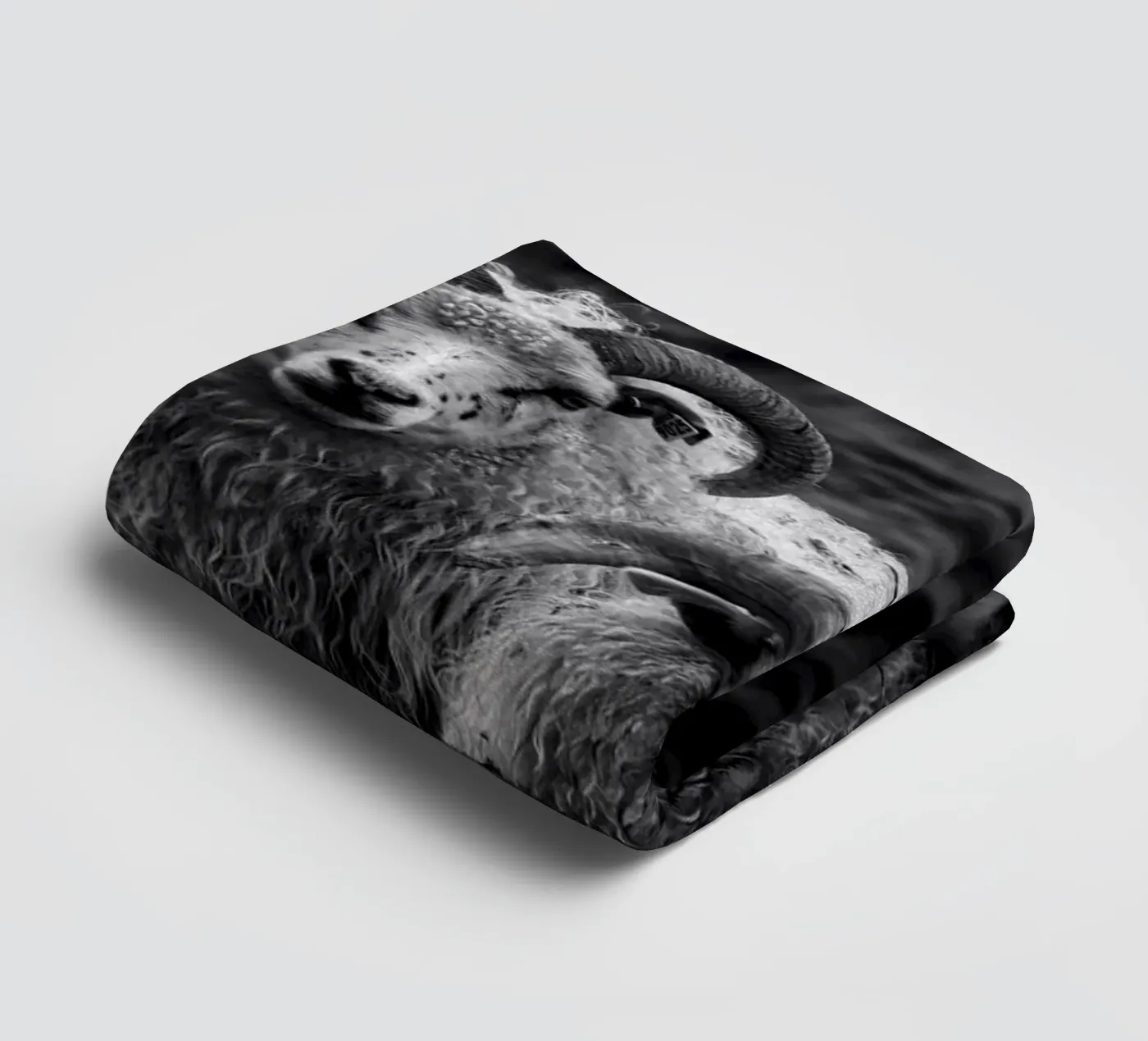 Two sheep towel by Fjöllart