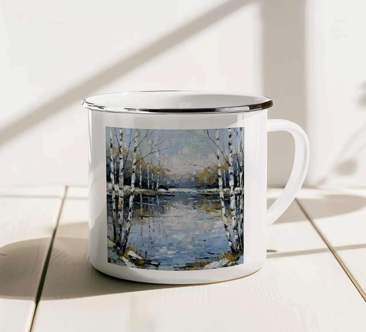 L'abbraccio dell'inverno: Un sereno bosco di betulle riflesso tazza in smalto da Artistic-shop