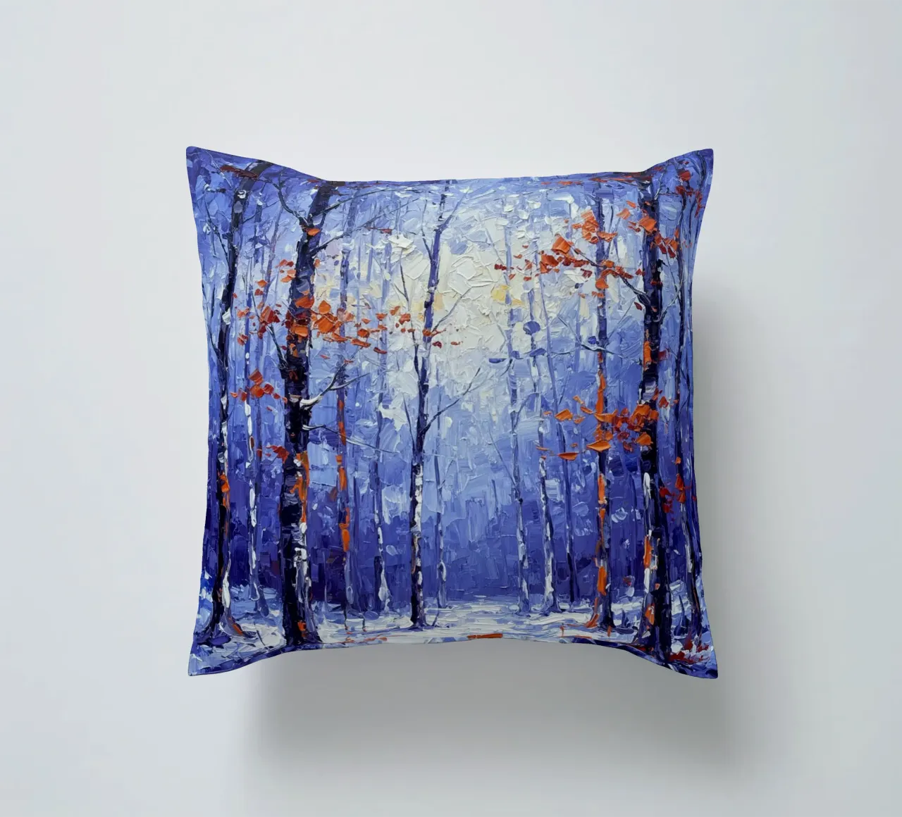 Sussurri cremisi in un bosco d'inverno cuscino da Artistic-shop